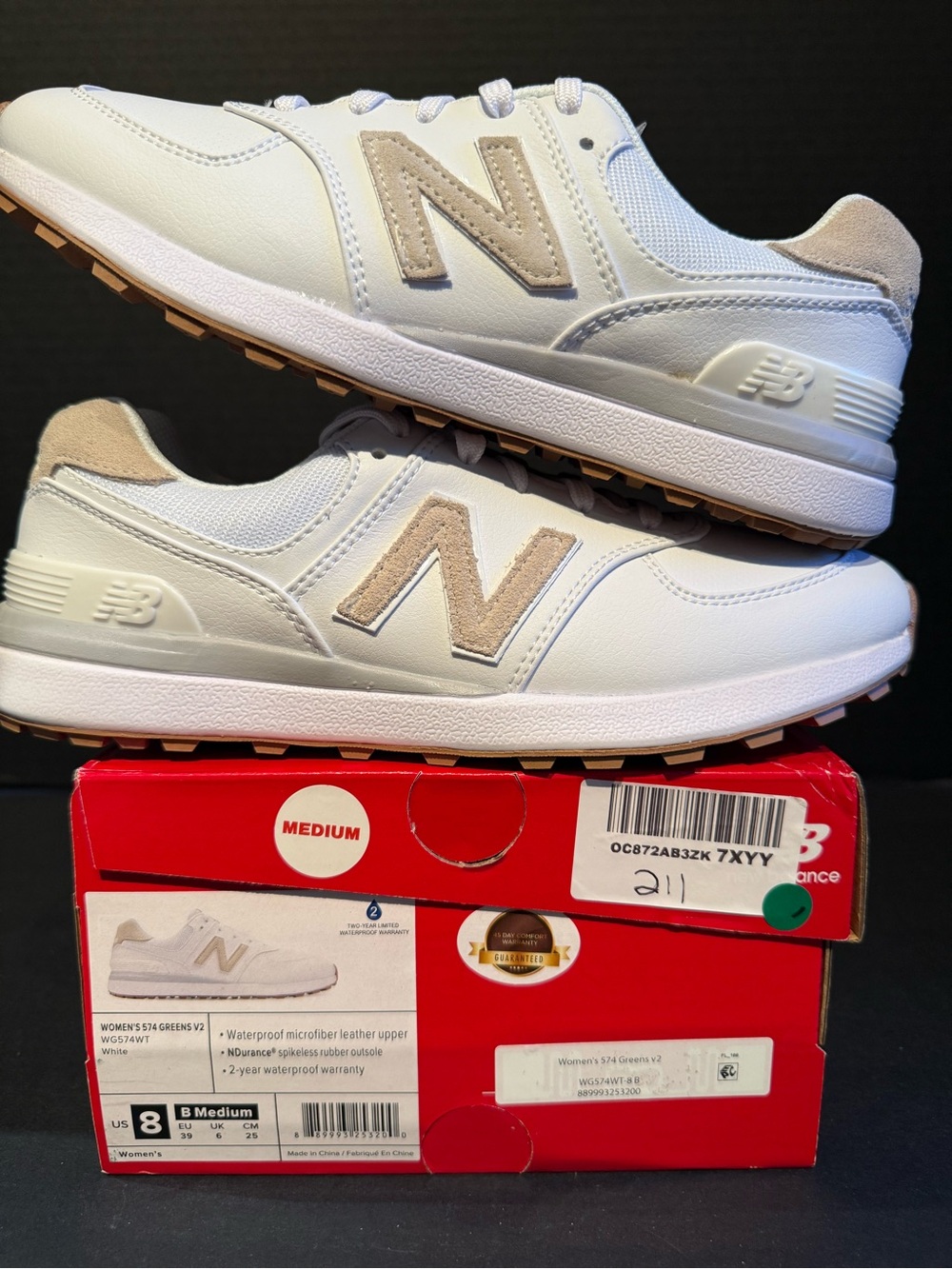 New Balance women’s White Sneakers with Beige Accents 8W